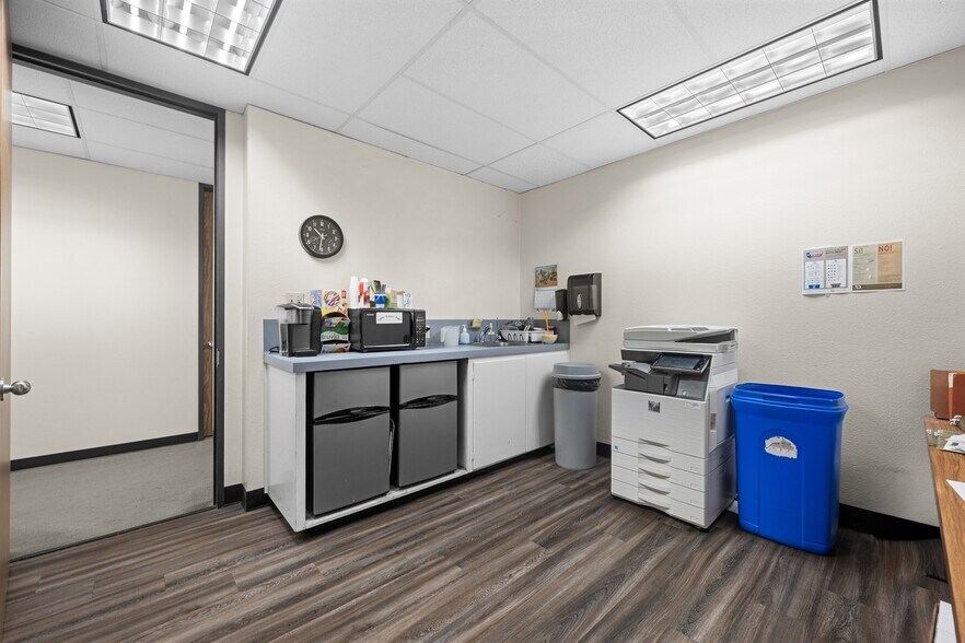 More Photos Of 1411 West Ave, Austin Office For Sale