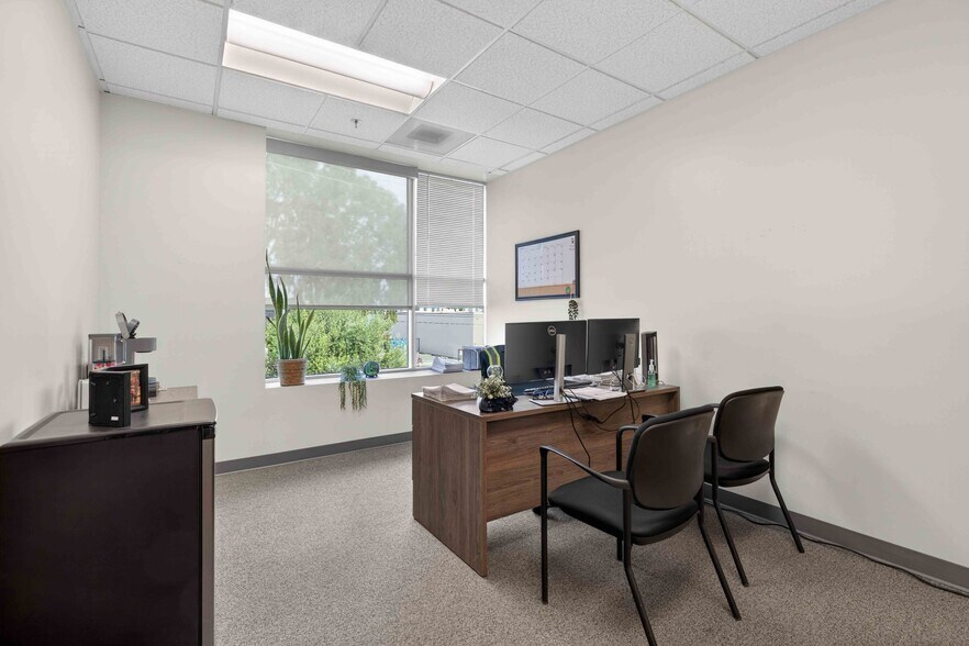 More Photos Of 9031 N Lurline Ave, Chatsworth Distribution For Lease