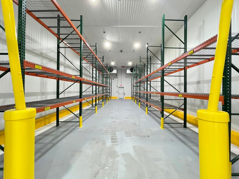 More Photos Of 4176 Mercantile Ave, Naples Distribution For Sale