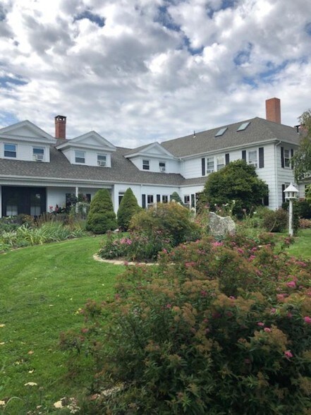 More Photos Of 94 Plaine Hill Rd, Woodstock Hotel For Sale