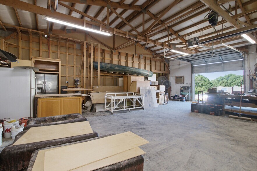 More Photos Of 1398 S Valley Rd, West Plains General Retail For Sale