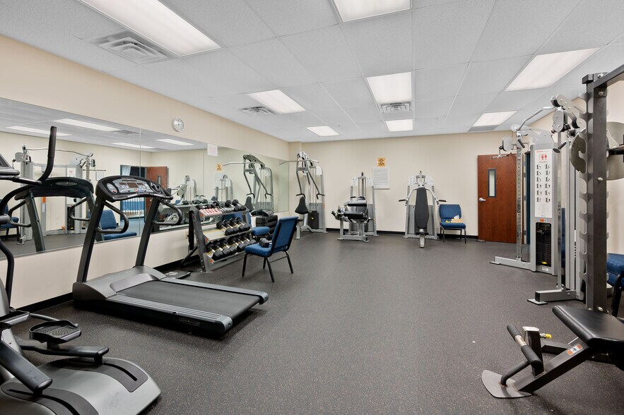 More Photos Of 690 Northland Blvd, Cincinnati Specialty For Sale