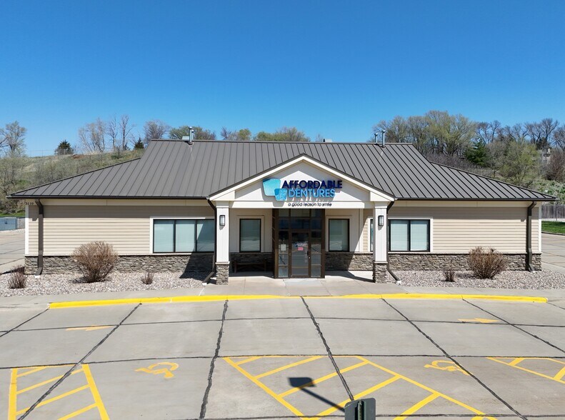 Primary Photo Of 3110 Sunnybrook Ct, Sioux City Medical For Sale