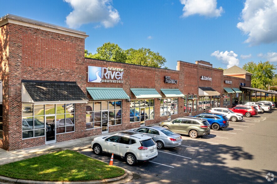 More Photos Of 200 Dobys Bridge Rd, Fort Mill Storefront For Lease