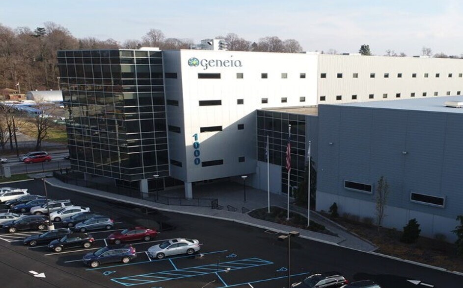 More Photos Of 1000 N Cameron St, Harrisburg Flex For Lease