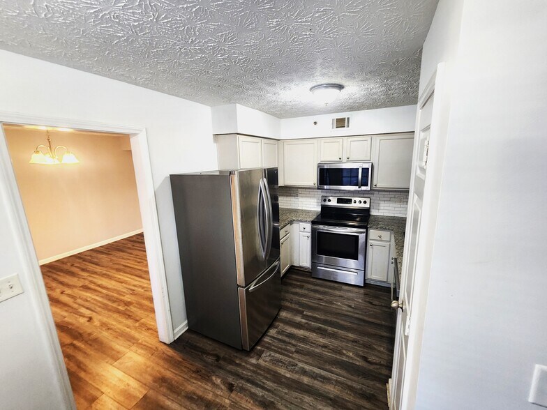 More Photos Of 375 Winding River Dr, Atlanta Multifamily For Sale