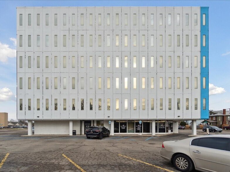 More Photos Of 1100 W Saginaw St, Lansing Medical For Sale