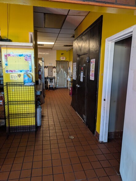 More Photos Of 14708 Hiram Clarke Rd, Houston General Retail For Lease
