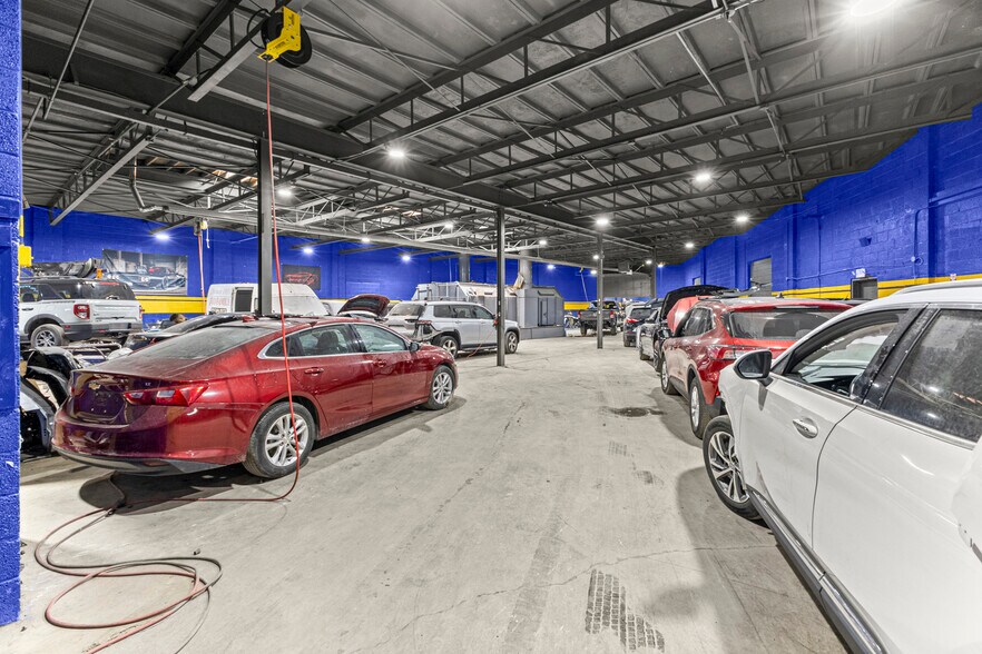 More Photos Of 12950 Lyndon Ave, Detroit Warehouse For Lease