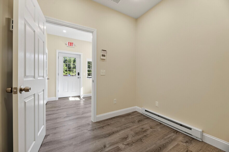 More Photos Of 5680 Post Rd, Charlestown General Retail For Lease