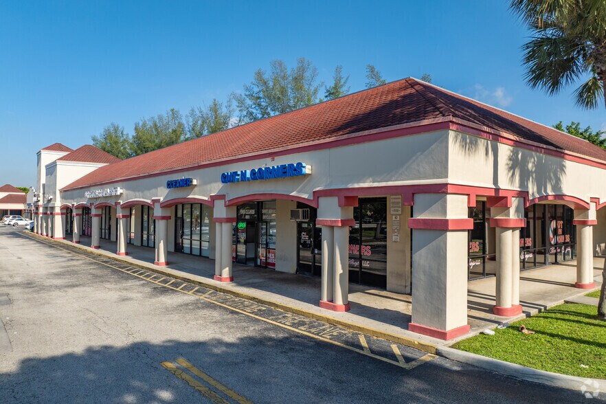 Primary Photo Of 8901-9131 Pembroke Rd, Hollywood Unknown For Lease