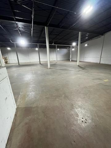More Photos Of 612 11th Ave NW, Rochester Distribution For Sale