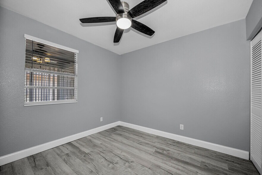 More Photos Of 1231 Illinois Ave, Palm Harbor Apartments For Sale