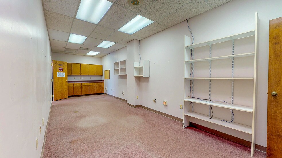 More Photos Of 125 Executive Dr, Danville Office For Sale