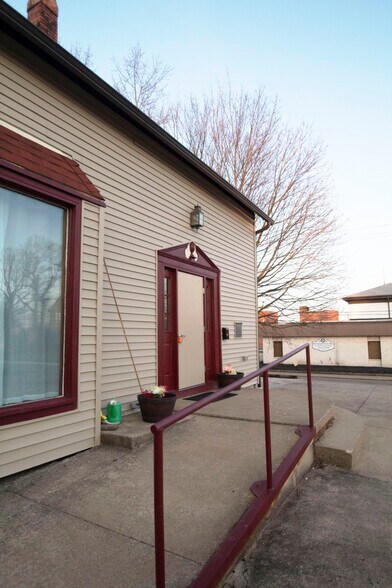More Photos Of 208 2nd St SW, Carrollton Freestanding For Sale
