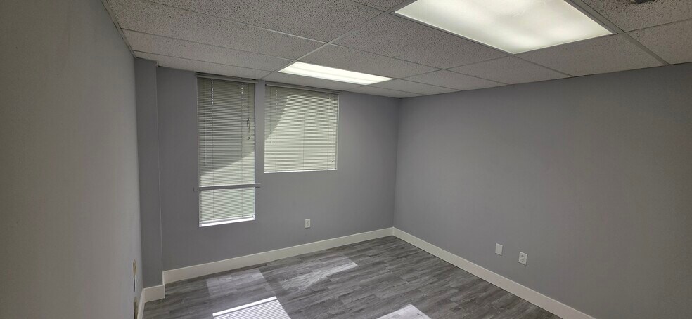 More Photos Of 10011-10031 Pines Blvd, Pembroke Pines Medical For Lease