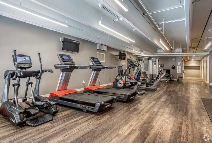 More Photos Of 1819 Main St, Sarasota Office For Lease