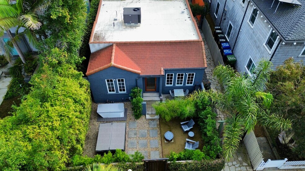 More Photos Of 558 San Juan Ave, Venice Apartments For Sale