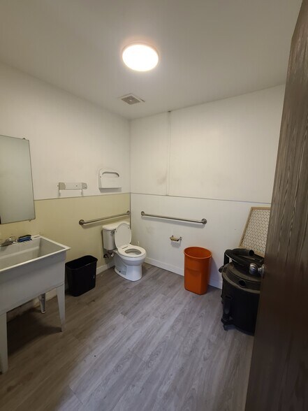 More Photos Of 2-72 N Central Ave, Upland Warehouse For Sale