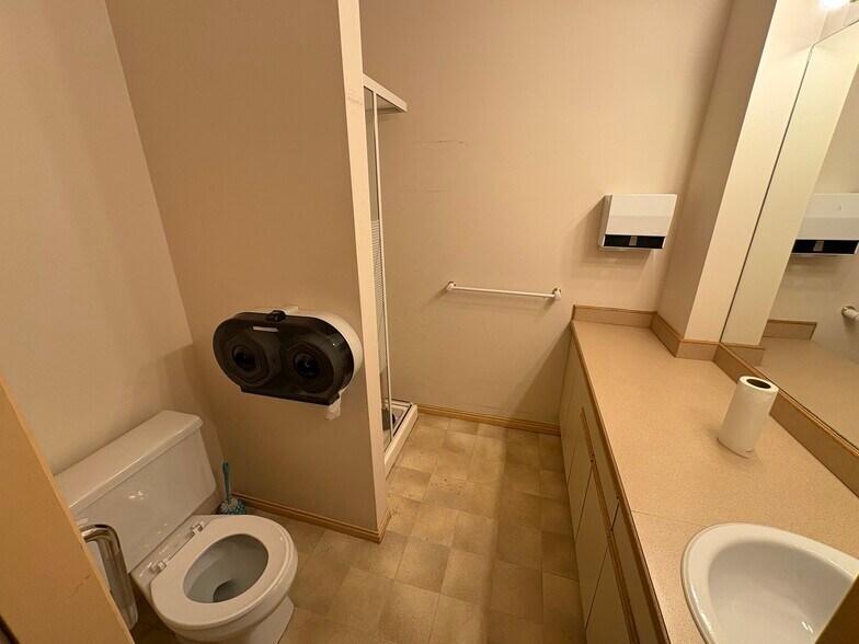 More Photos Of 22722 Lougheed Hwy, Maple Ridge Office Residential For Sale