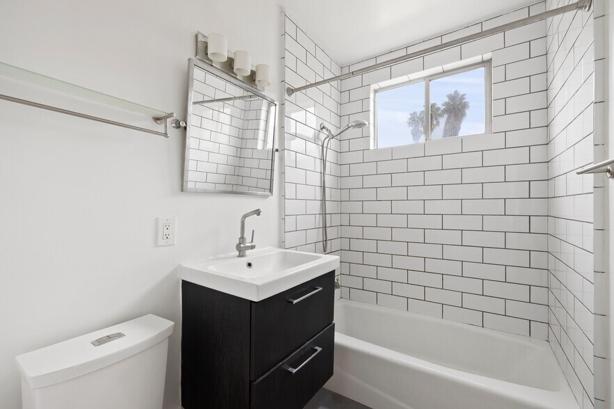 More Photos Of 200 N Rampart Blvd, Los Angeles Apartments For Sale