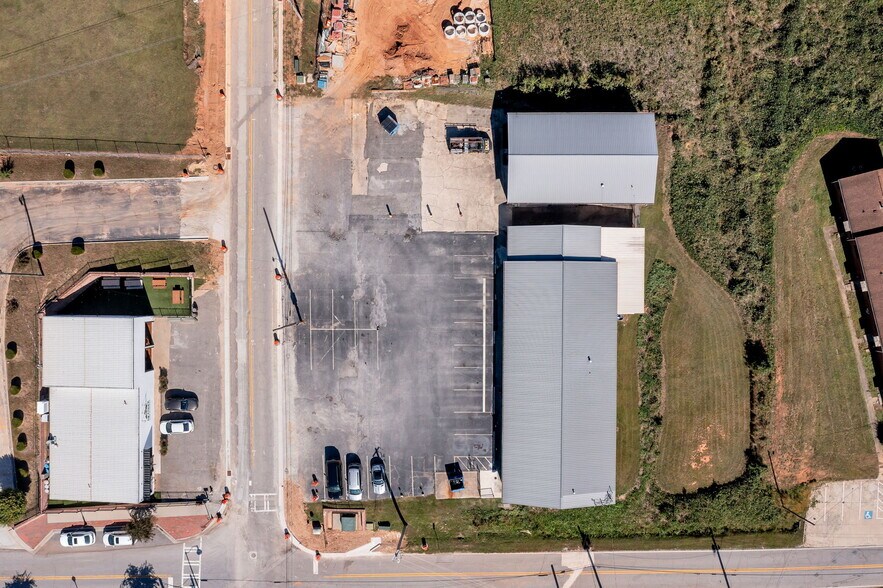 More Photos Of 179 E Moreno St, Buford General Retail For Sale