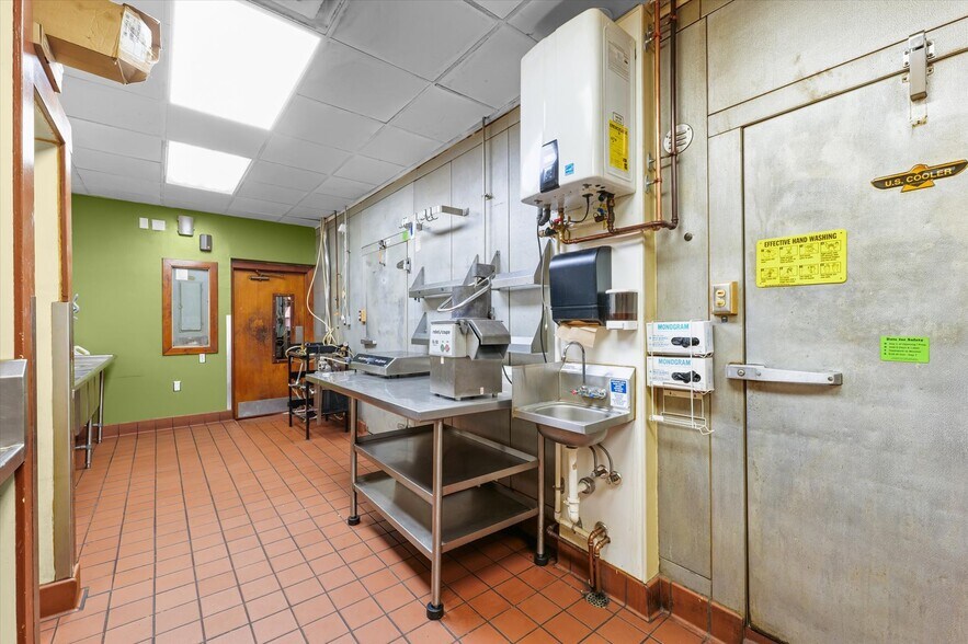 More Photos Of 201 N Broadway Ave, Urbana Restaurant For Sale