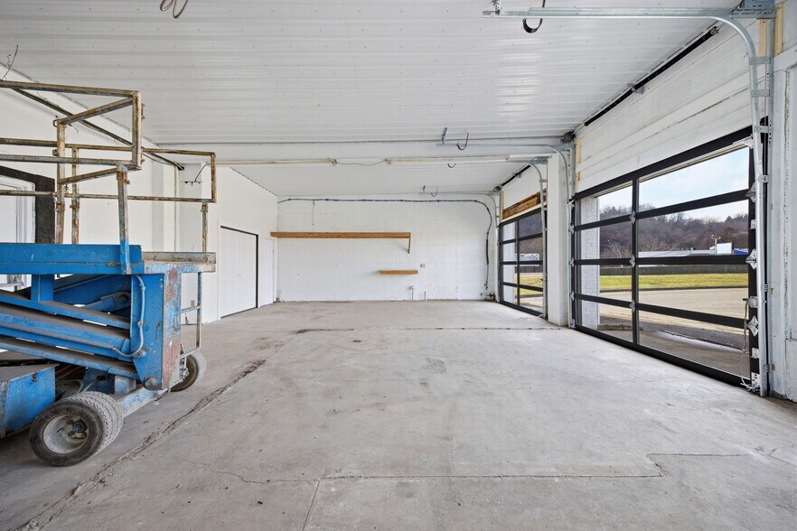 More Photos Of 400 5th Ave, New Brighton Auto Repair For Sale