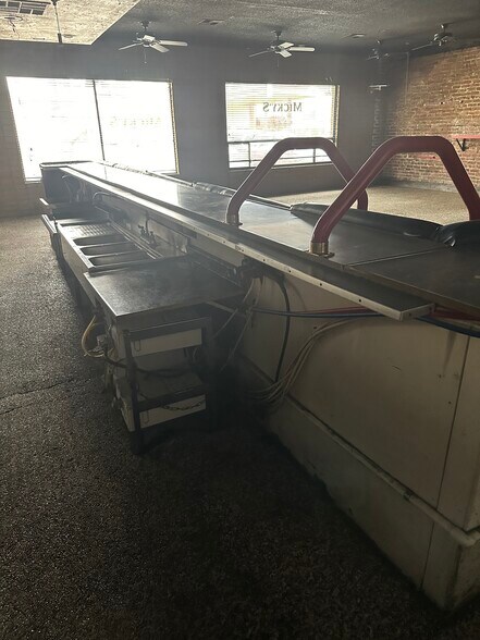 More Photos Of 230 Fox St, Lemoore Restaurant For Sale