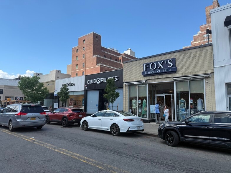 More Photos Of 10708 70th Rd, Forest Hills General Retail For Lease