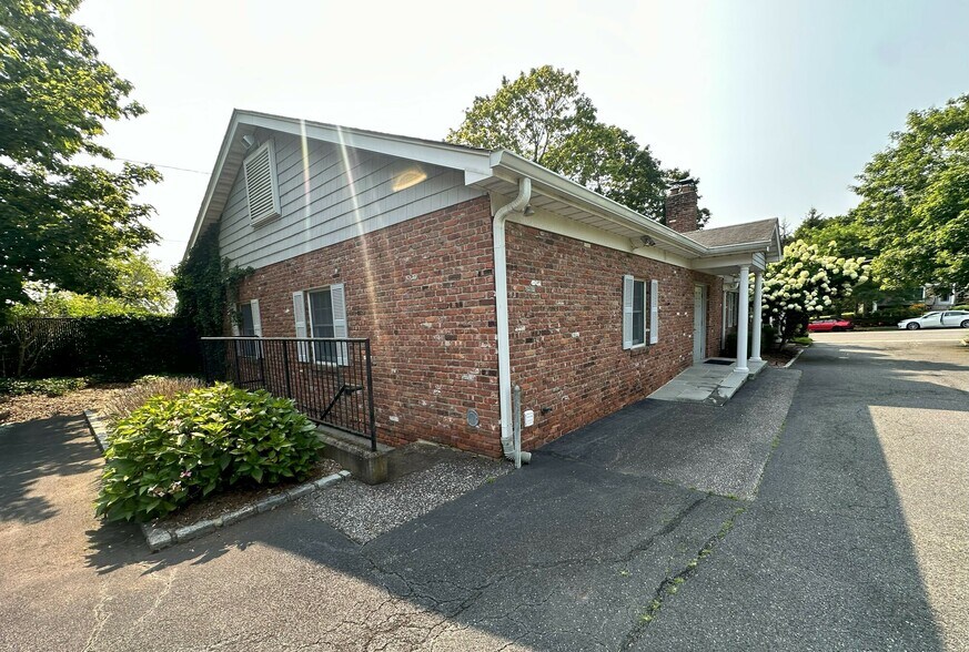 More Photos Of 445 Main St, Center Moriches Medical For Sale