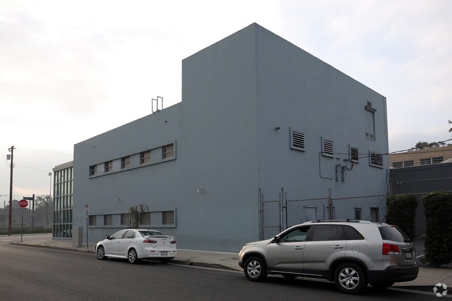 More Photos Of 2001 S Vermont Ave, Los Angeles Industrial For Sale