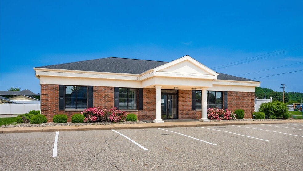 More Photos Of 220 E State St, Newcomerstown Bank For Sale