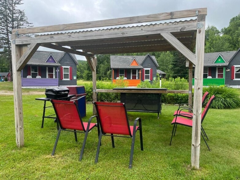 More Photos Of 1322 US Route 2, Randolph Hotel For Sale