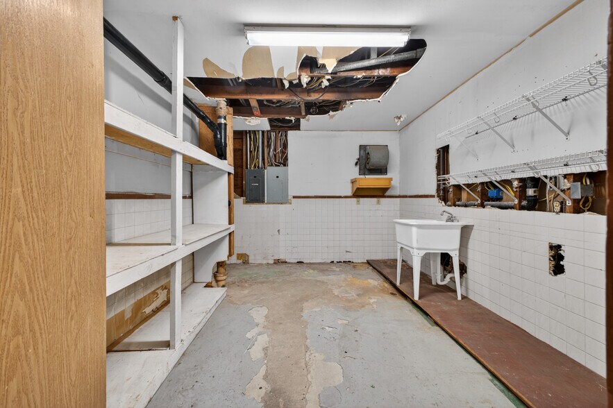 More Photos Of 1315 S 23rd St, Tacoma Storefront Retail Residential For Sale