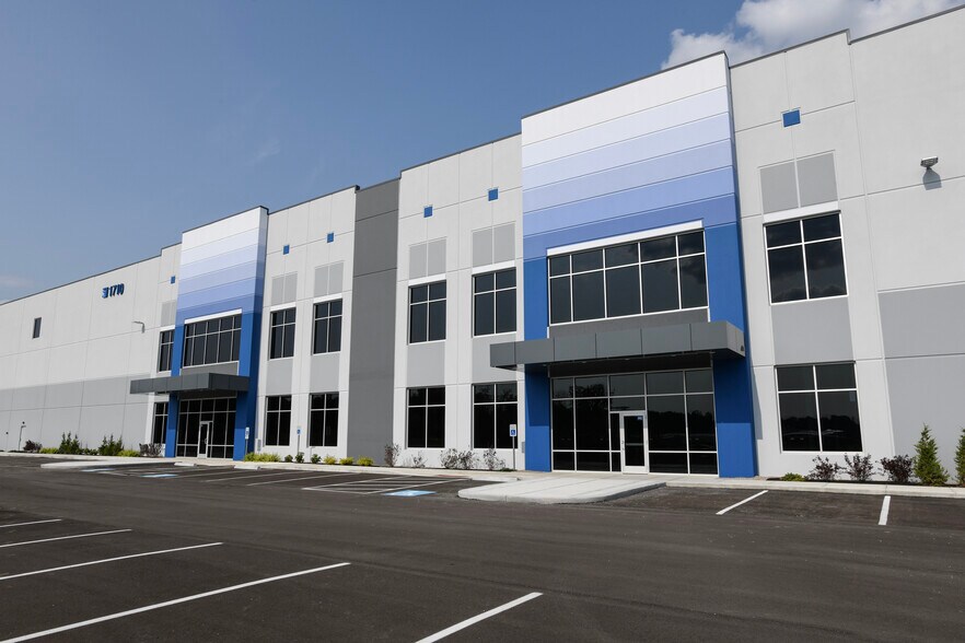 More Photos Of 1710 Lakeland Park Dr, Burlington Warehouse For Lease