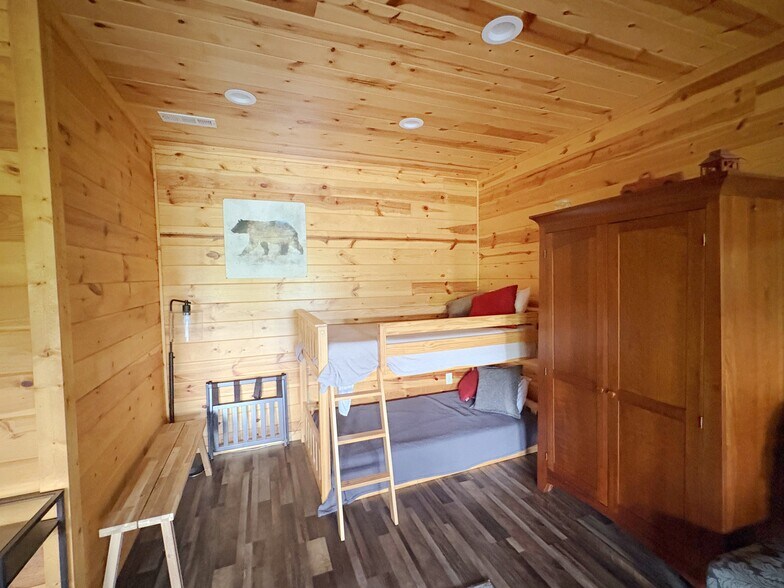 More Photos Of 433 Red Hawk Way, Gatlinburg Specialty For Sale