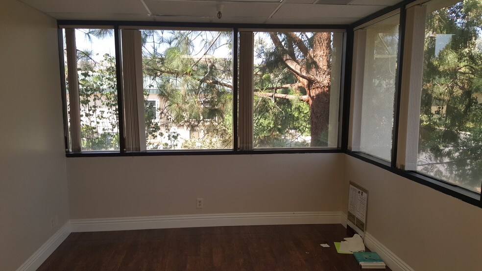 More Photos Of 2876 Sycamore Dr, Simi Valley Medical For Lease
