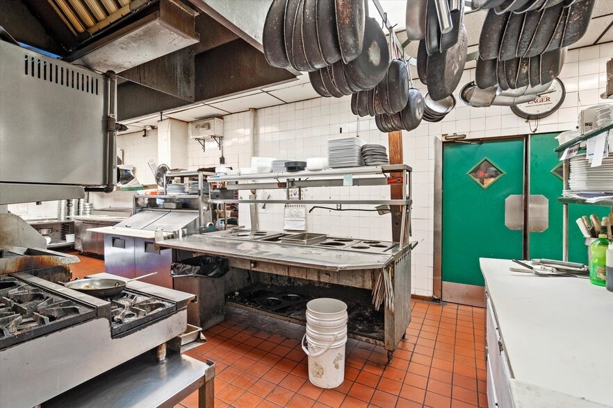 More Photos Of 1302 Monmouth Rd, Mount Holly Storefront Retail Office For Lease