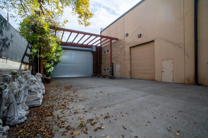 More Photos Of 1113 Del Paso Blvd, Sacramento Warehouse For Sale