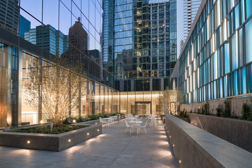 More Photos Of 151 N Franklin St, Chicago Office For Lease