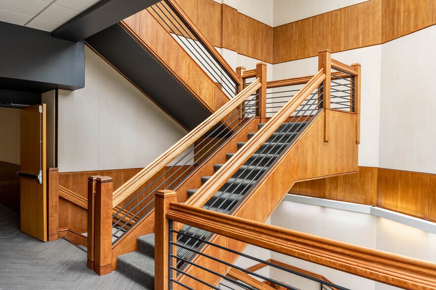 More Photos Of 500 Southborough Dr, South Portland Office For Lease