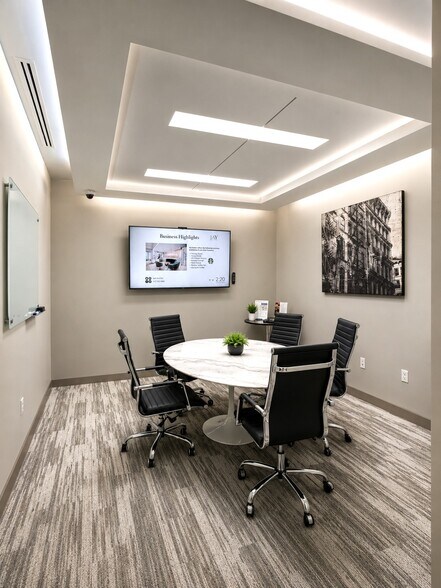 More Photos Of 31 W 34th St, New York Coworking Space