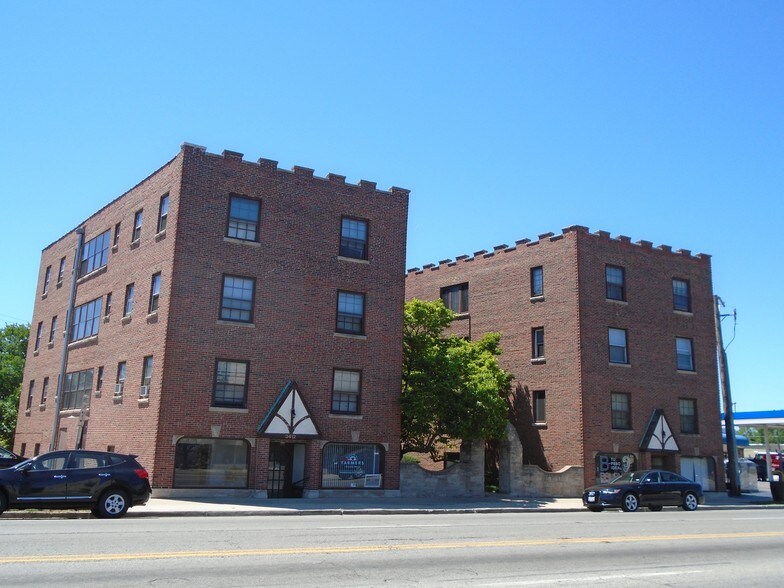 More Photos Of 3408-3412 Harlem Ave, Riverside Apartments For Lease