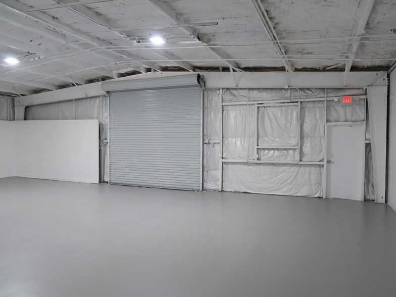 More Photos Of 5828 Star Ln, Houston Service For Lease