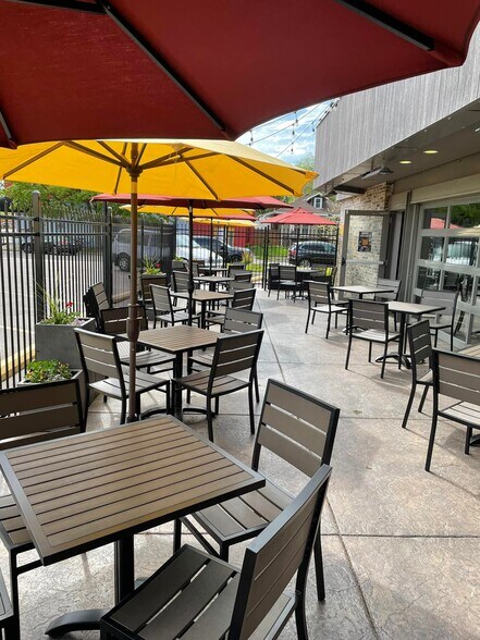 More Photos Of 3900-3904 E Lake St, Minneapolis Restaurant For Sale