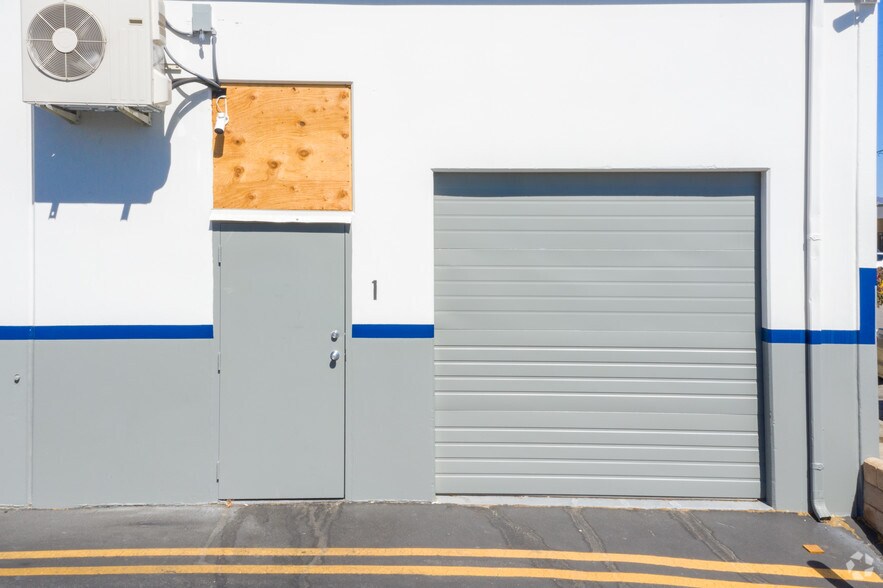 More Photos Of 7801-7811 Alabama Ave, Canoga Park Unknown For Lease