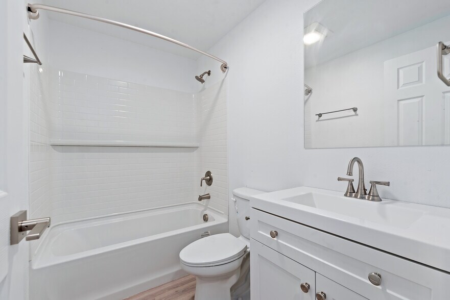 More Photos Of 1368 N Hartman St, Boise Apartments For Sale