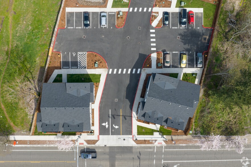 More Photos Of 3910-3940 Cherry Ave NE, Keizer Storefront Retail Office For Lease