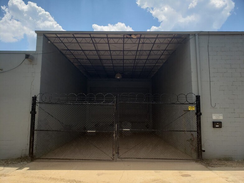 More Photos Of 1430 Reverend Abraham Woods Jr Blvd, Birmingham Warehouse For Lease
